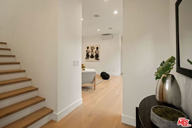 3621 Moore Street, Los Angeles, CA 90066