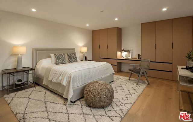 3621 Moore Street, Los Angeles, CA 90066