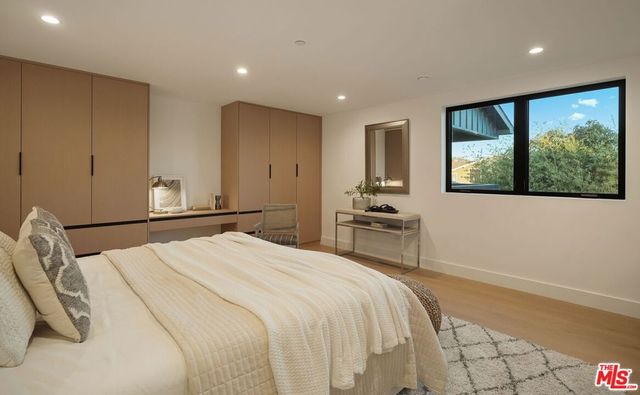 3621 Moore Street, Los Angeles, CA 90066
