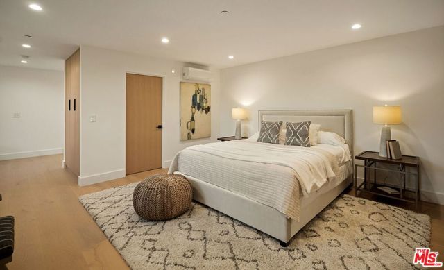 3621 Moore Street, Los Angeles, CA 90066