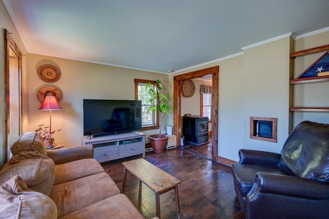 78 School Street, Effingham, NH 03882