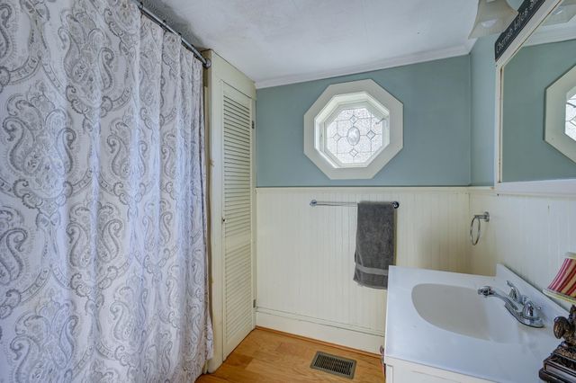 78 School Street, Effingham, NH 03882