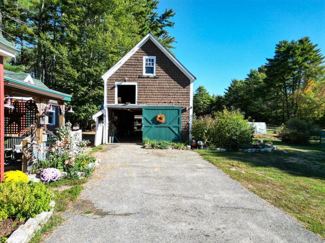 78 School Street, Effingham, NH 03882