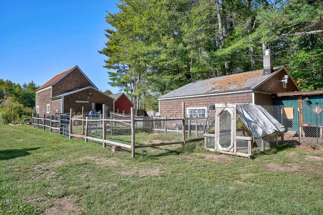 78 School Street, Effingham, NH 03882
