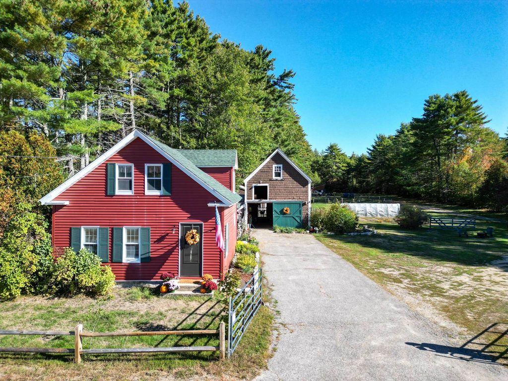 78 School Street, Effingham, NH 03882
