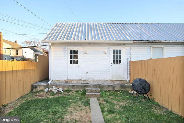 322 E CHERRY ST, Palmyra, PA 17078