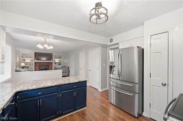4083 Lydgate Drive, North Olmsted, OH 44070