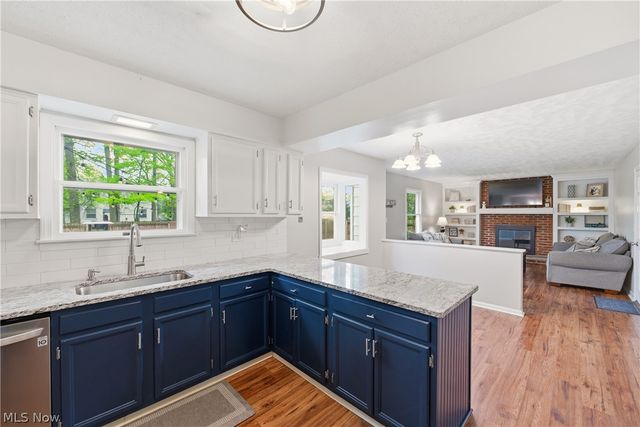4083 Lydgate Drive, North Olmsted, OH 44070