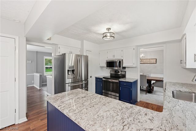 4083 Lydgate Drive, North Olmsted, OH 44070