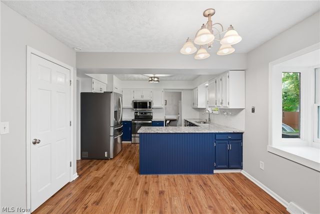 4083 Lydgate Drive, North Olmsted, OH 44070
