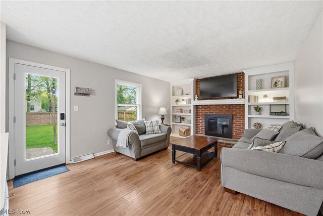 4083 Lydgate Drive, North Olmsted, OH 44070
