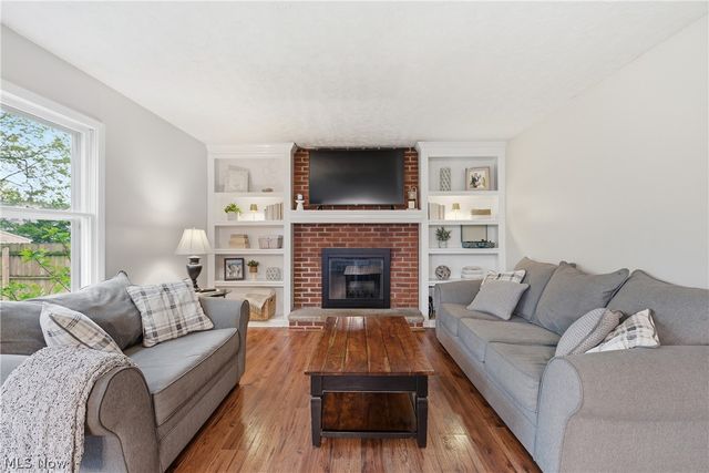 4083 Lydgate Drive, North Olmsted, OH 44070