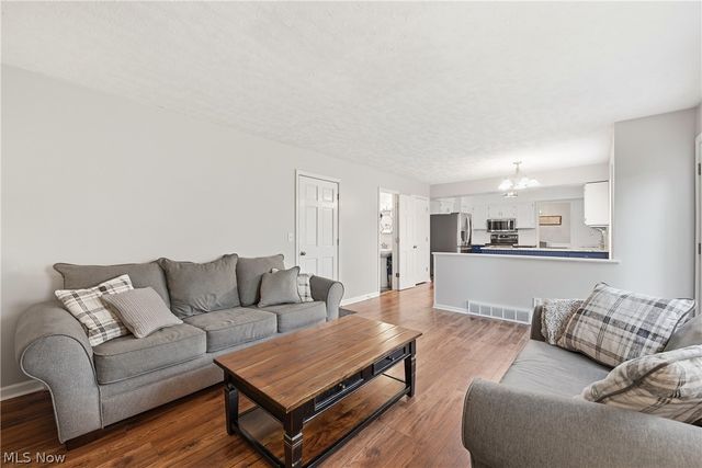 4083 Lydgate Drive, North Olmsted, OH 44070