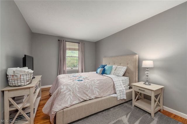4083 Lydgate Drive, North Olmsted, OH 44070