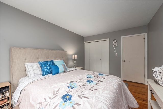 4083 Lydgate Drive, North Olmsted, OH 44070