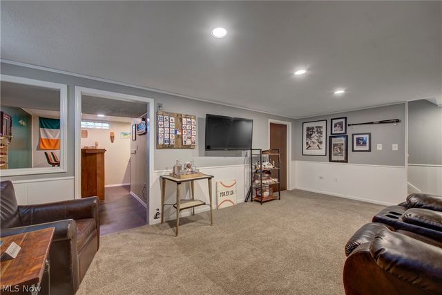 4083 Lydgate Drive, North Olmsted, OH 44070