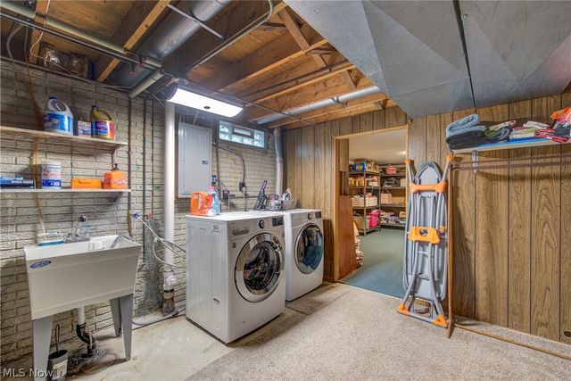 4083 Lydgate Drive, North Olmsted, OH 44070