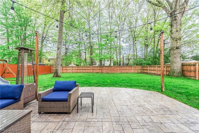 4083 Lydgate Drive, North Olmsted, OH 44070