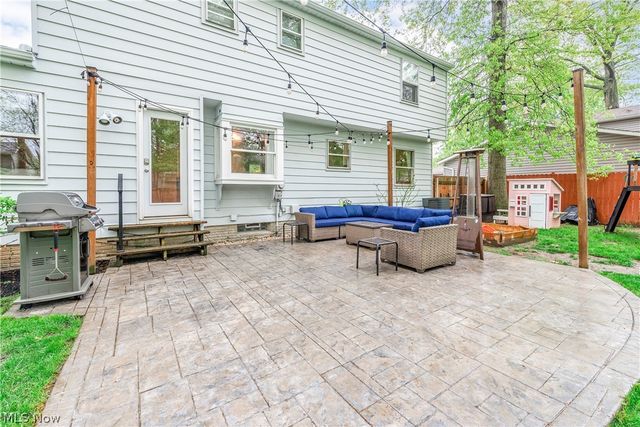 4083 Lydgate Drive, North Olmsted, OH 44070