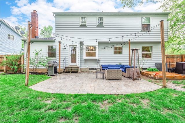 4083 Lydgate Drive, North Olmsted, OH 44070