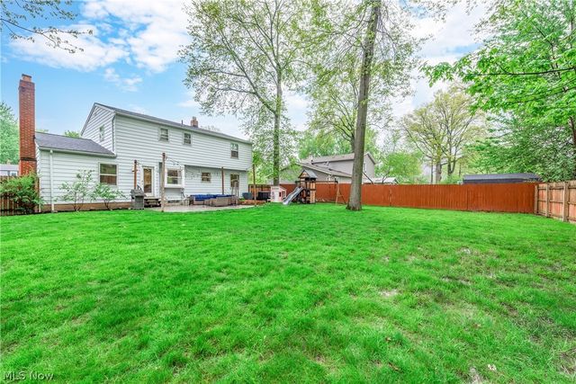 4083 Lydgate Drive, North Olmsted, OH 44070
