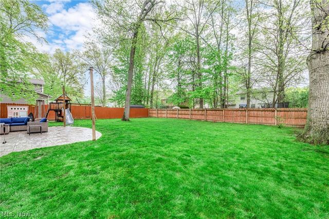 4083 Lydgate Drive, North Olmsted, OH 44070