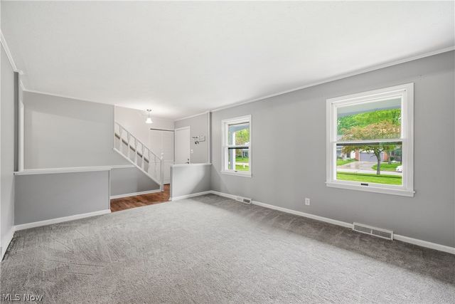 4083 Lydgate Drive, North Olmsted, OH 44070
