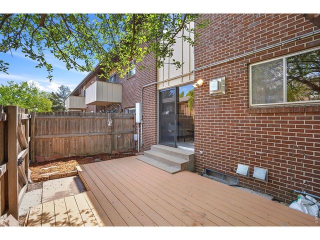 1466 Greenbriar Blvd, Boulder, CO 80305