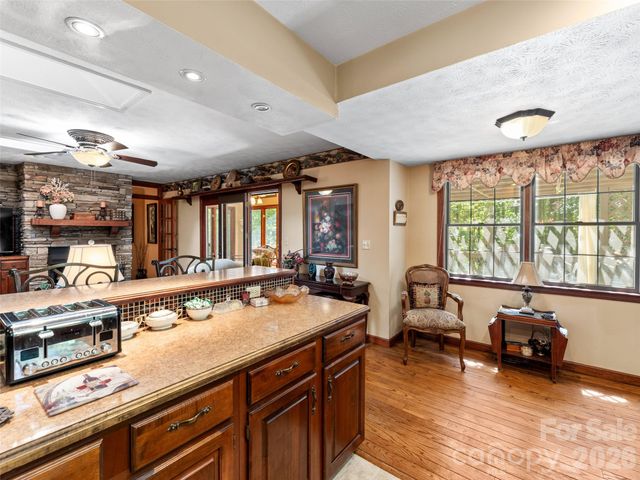3 Westbridge Drive, Hendersonville, NC 28739
