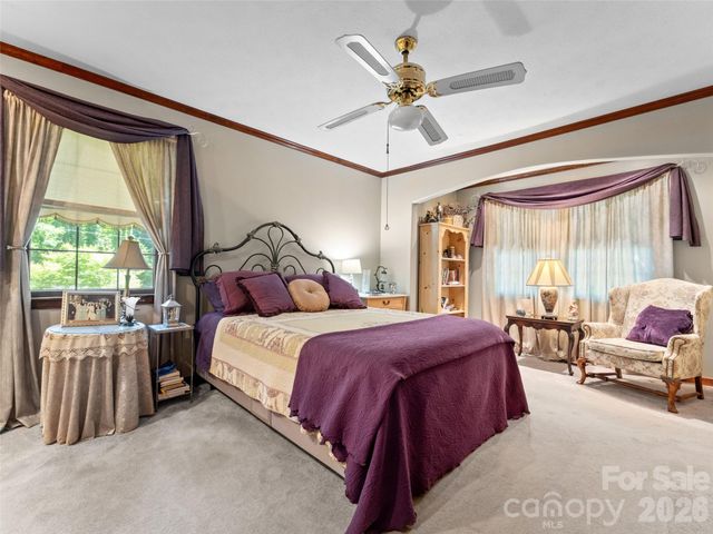 3 Westbridge Drive, Hendersonville, NC 28739