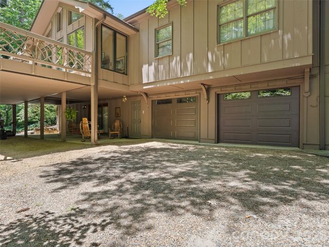3 Westbridge Drive, Hendersonville, NC 28739