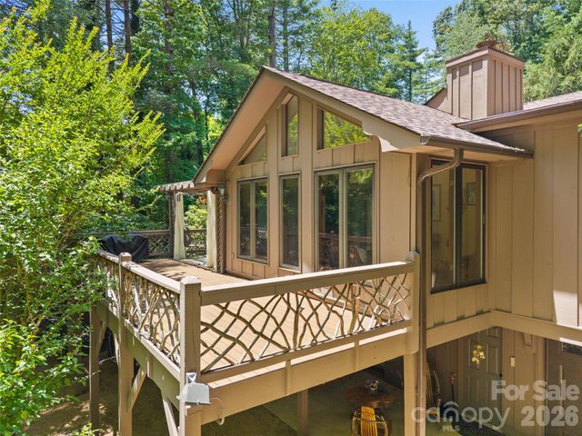 3 Westbridge Drive, Hendersonville, NC 28739