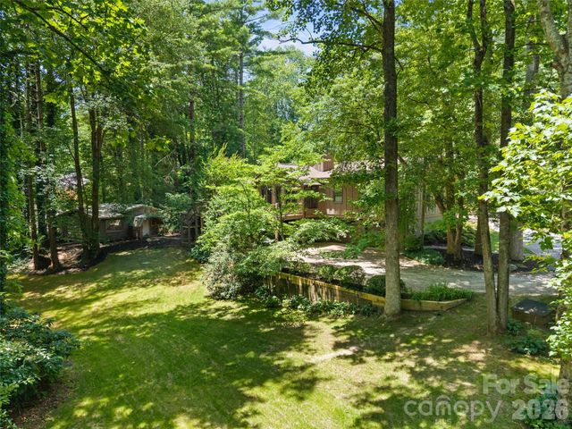 3 Westbridge Drive, Hendersonville, NC 28739