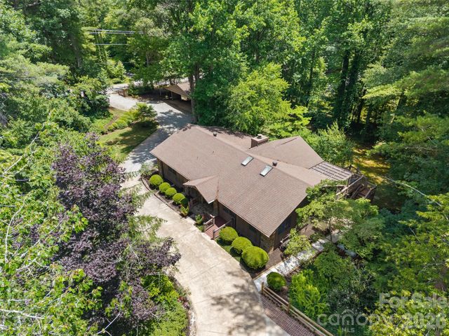 3 Westbridge Drive, Hendersonville, NC 28739
