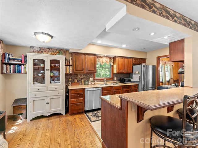 3 Westbridge Drive, Hendersonville, NC 28739