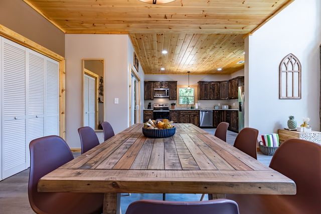 43 Madonna Court, Ellijay, GA 30540