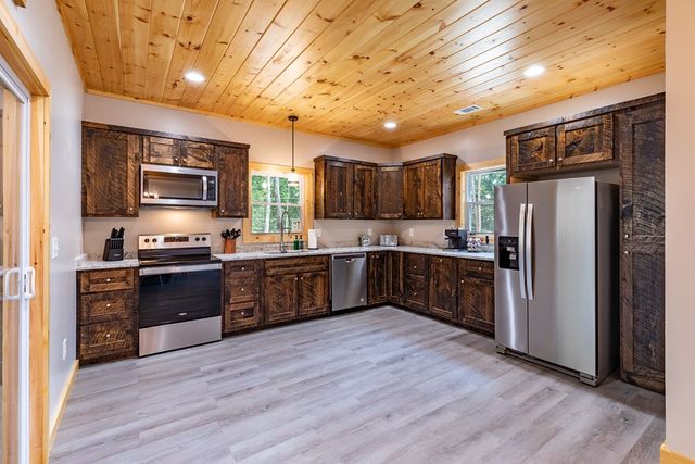 43 Madonna Court, Ellijay, GA 30540