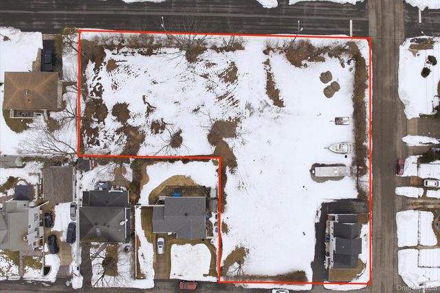 35 Weston Avenue, Deer Park, NY 11729