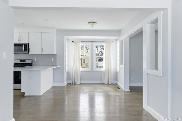 35 Weston Avenue, Deer Park, NY 11729