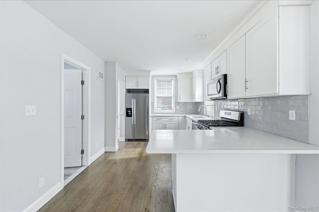 35 Weston Avenue, Deer Park, NY 11729