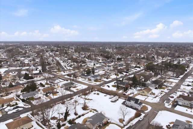 35 Weston Avenue, Deer Park, NY 11729