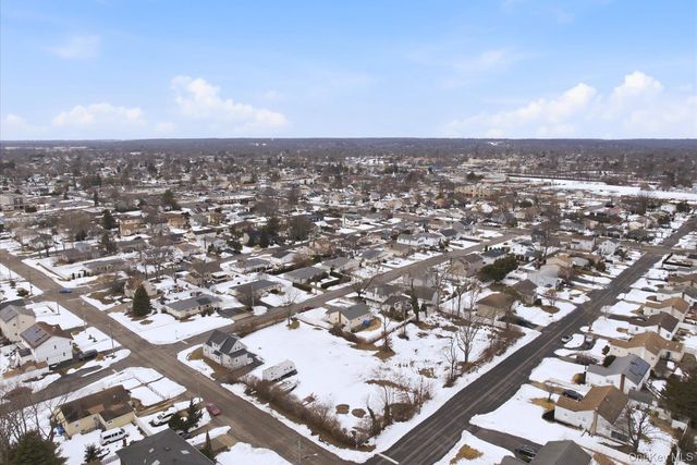 35 Weston Avenue, Deer Park, NY 11729