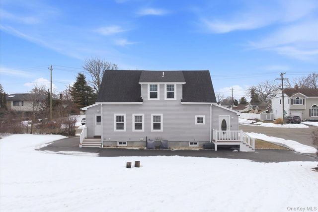 35 Weston Avenue, Deer Park, NY 11729