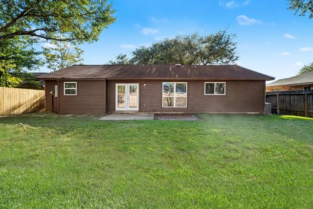 2815 Mayflower Landing Court, Webster, TX 77598
