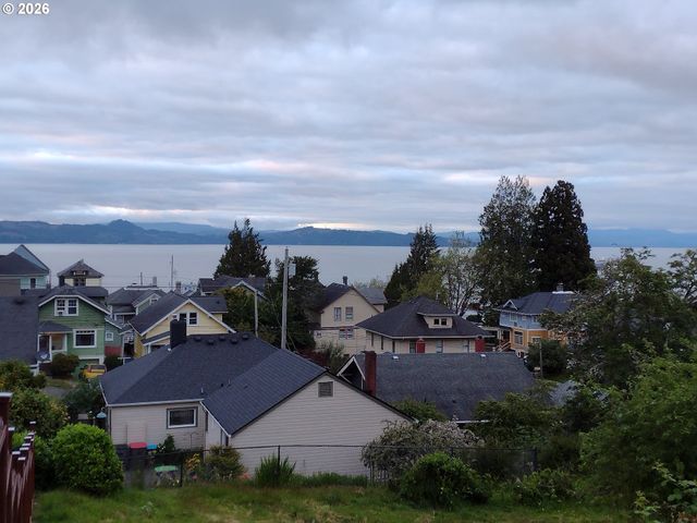 612 HARRISON Ave, Astoria, OR 97103