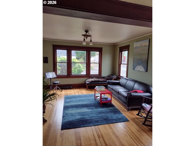 612 HARRISON Ave, Astoria, OR 97103