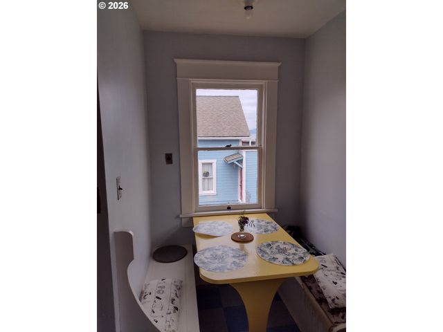 612 HARRISON Ave, Astoria, OR 97103