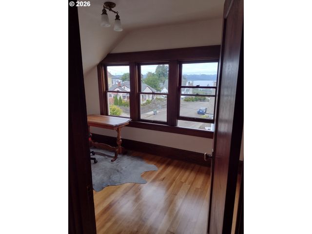 612 HARRISON Ave, Astoria, OR 97103