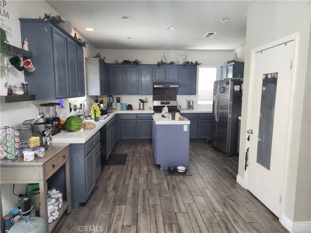 990 Whimbrel Way, Perris, CA 92571