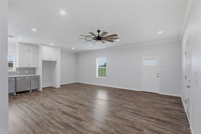 5913 Wrangler Drive, Iowa, LA 70647